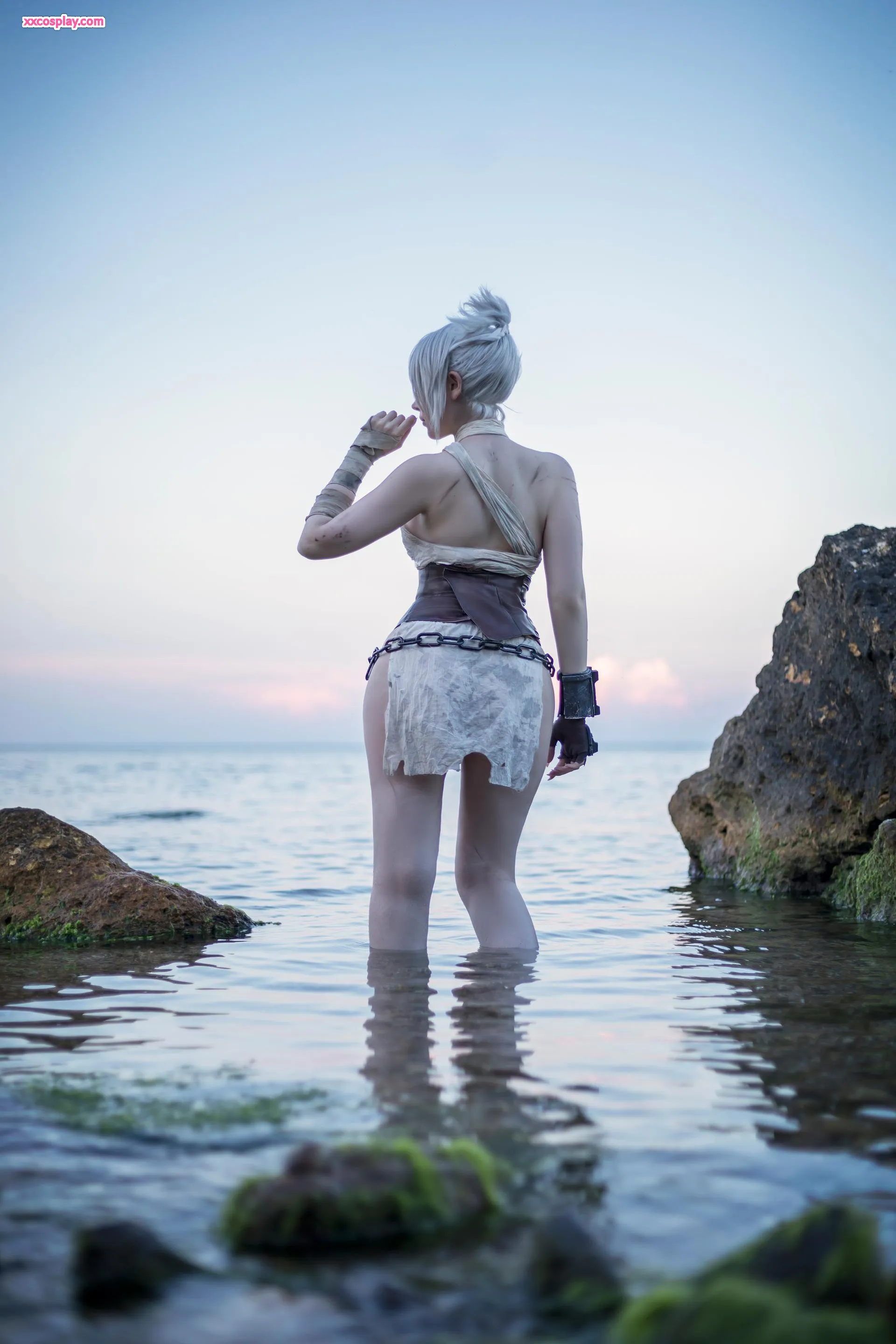 Sayathefox trong trang phục Riven từ League of Legends